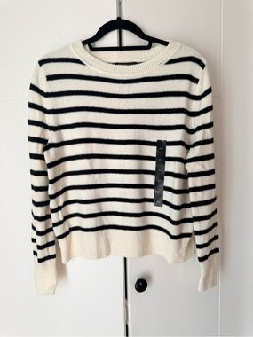 Banana Republic Pullover Knit Sweater